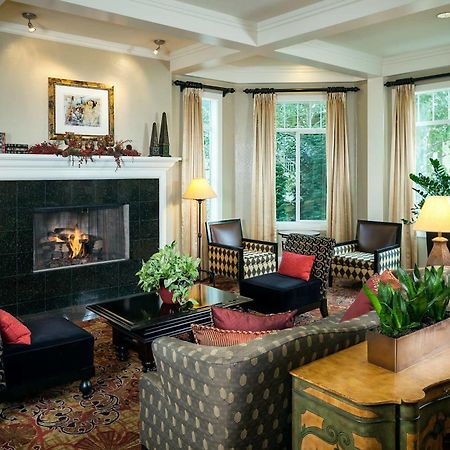 Plaza Inn & Suites At Ashland Creek Екстериор снимка